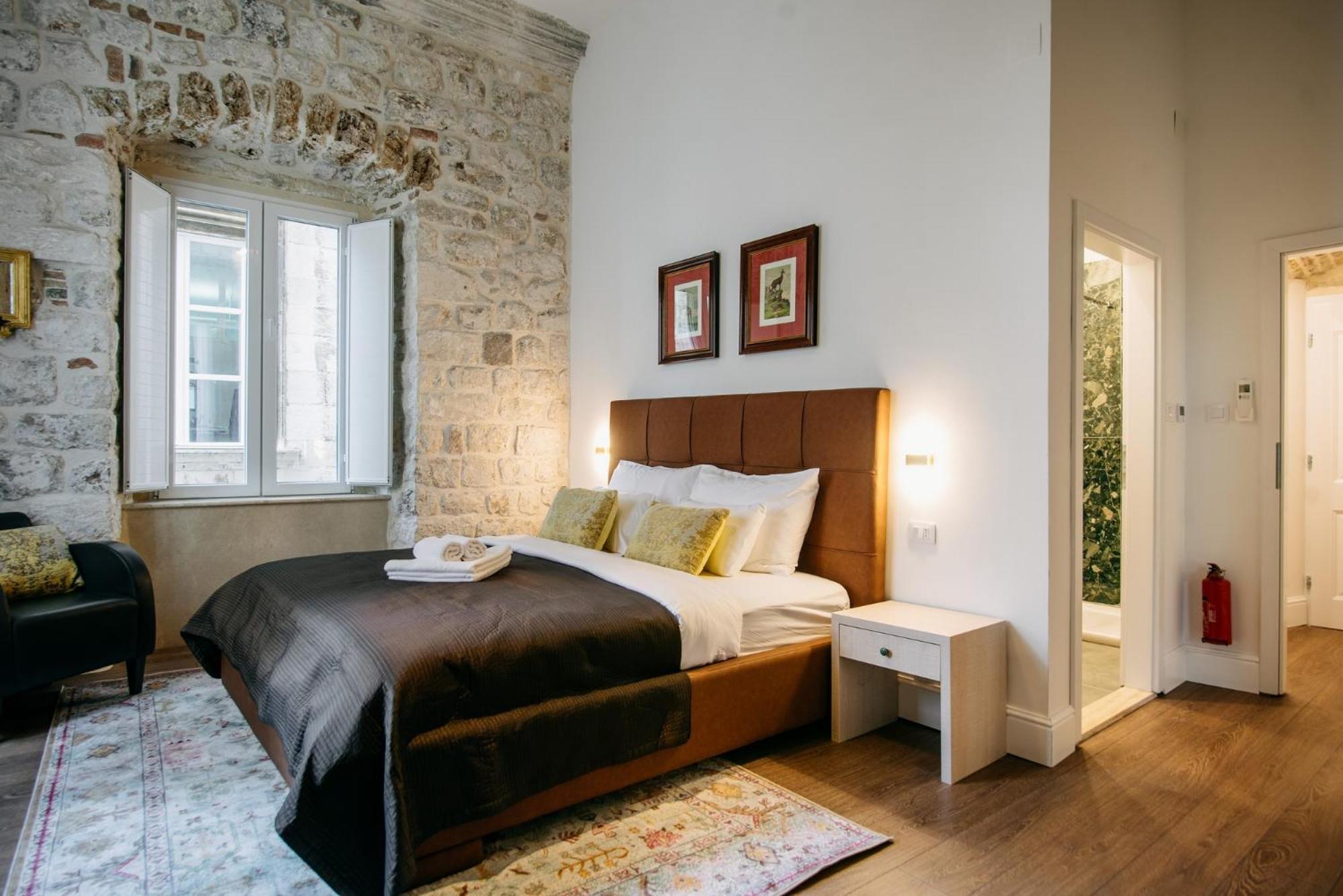 Apartment W & By Duhomes